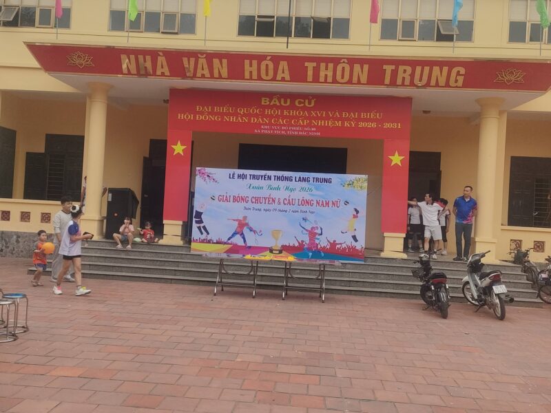 Viết cho ngày hội làng tiếp nối bao niềm vui của năm mới